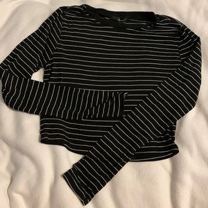 Longsleeve / Forever 21 / size MEDIUM